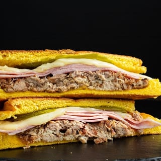 MEDIA NOCHE SANDWICH