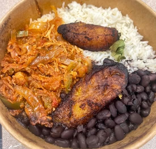 ROPA VIEJA CHICKEN BOWL.