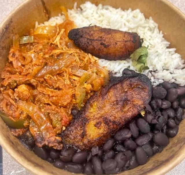ROPA VIEJA CHICKEN BOWL.