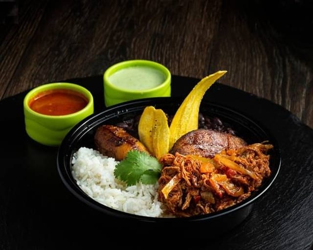 ROPA VIEJA CHICKEN BOWL.