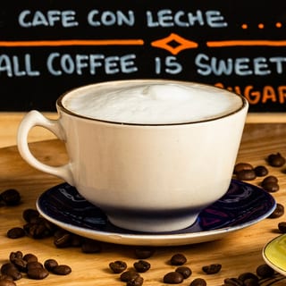 CAFE CON LECHE