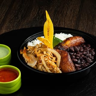 ESPECIAL VIERNES VACA FRITA CHICKEN BOWL